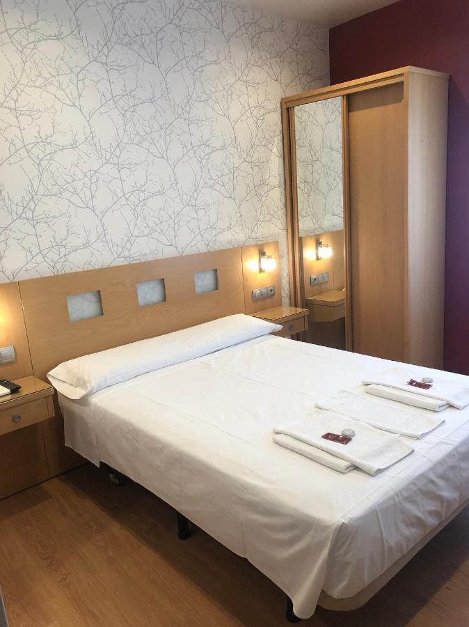 Hostal Rias Bajas Madrid Ngoại thất bức ảnh