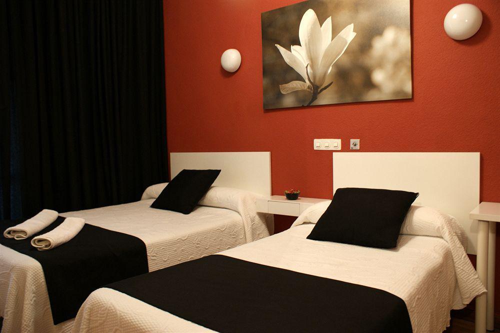Hostal Rias Bajas Madrid Ngoại thất bức ảnh