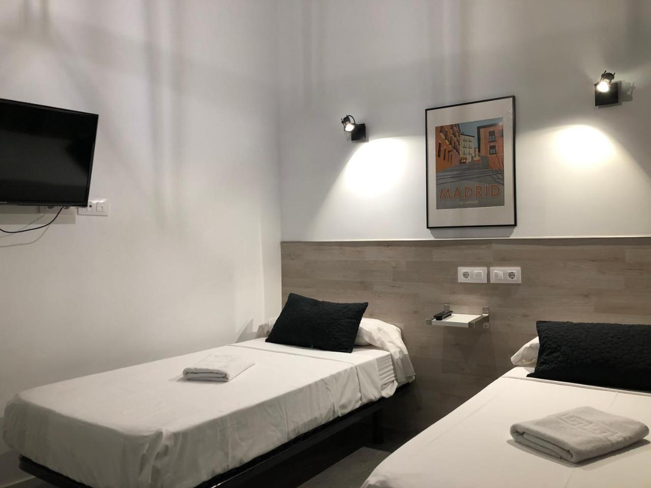 Hostal Rias Bajas Madrid Ngoại thất bức ảnh