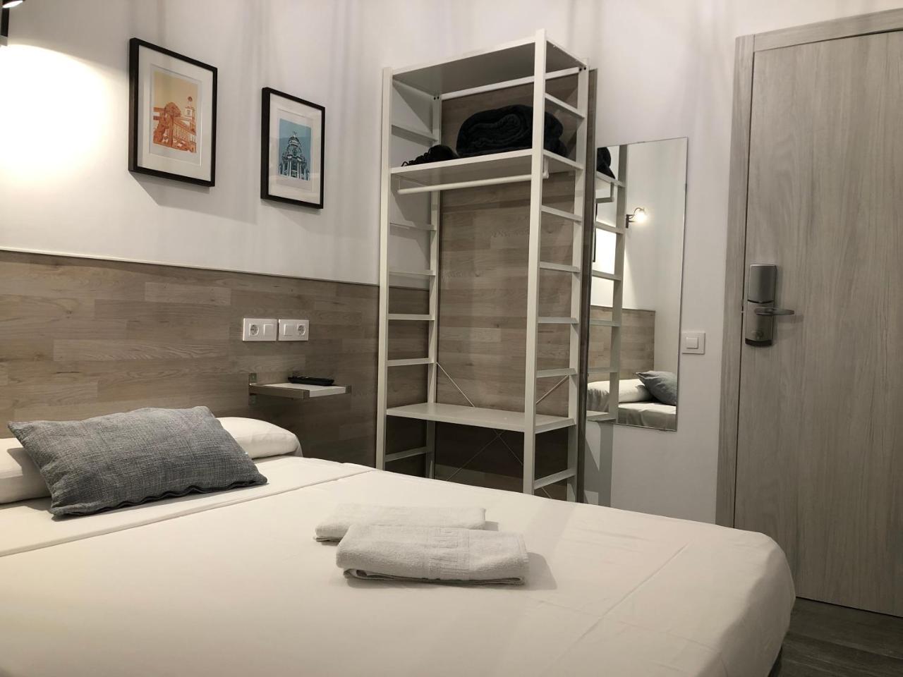 Hostal Rias Bajas Madrid Ngoại thất bức ảnh