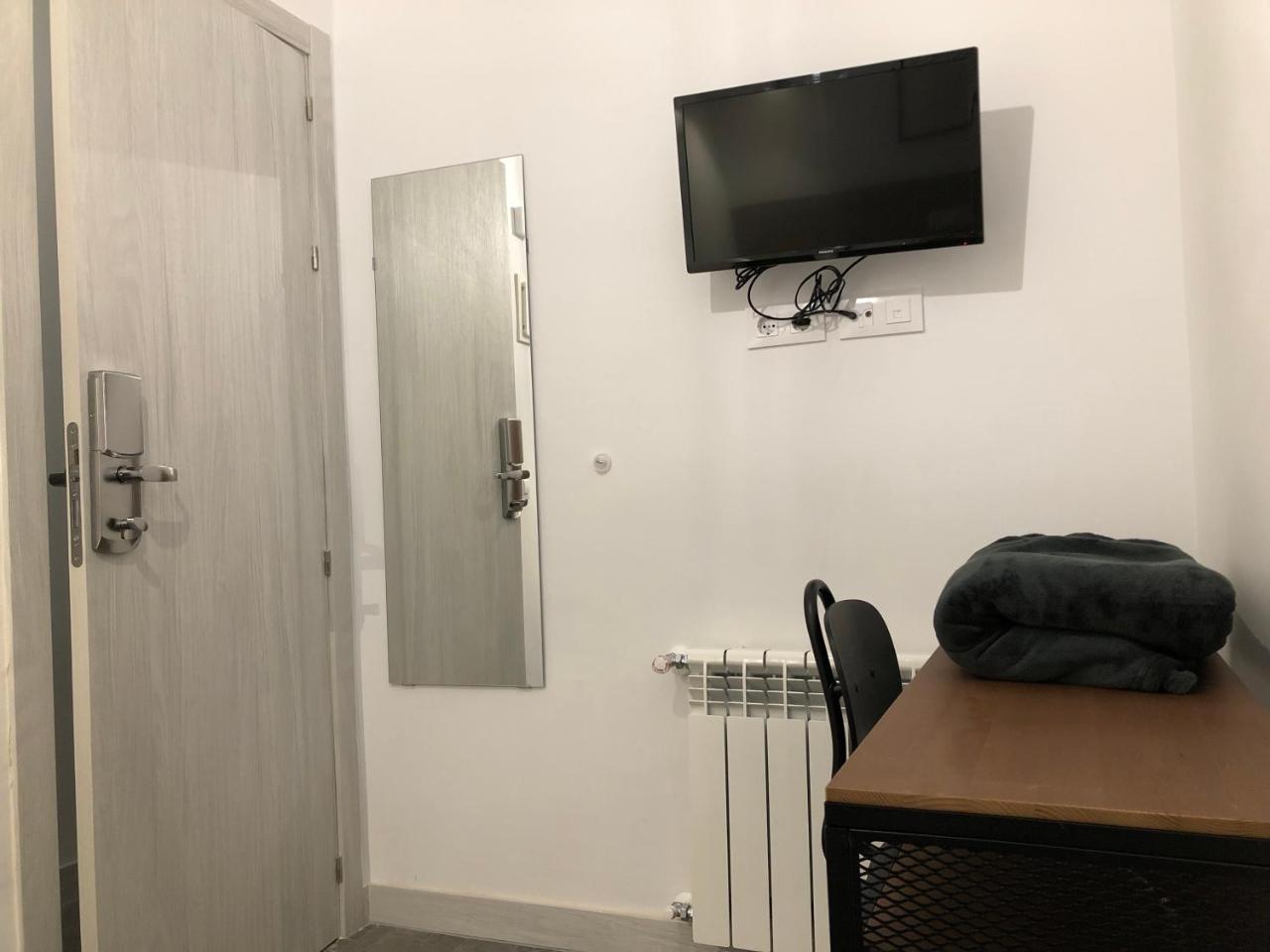 Hostal Rias Bajas Madrid Ngoại thất bức ảnh