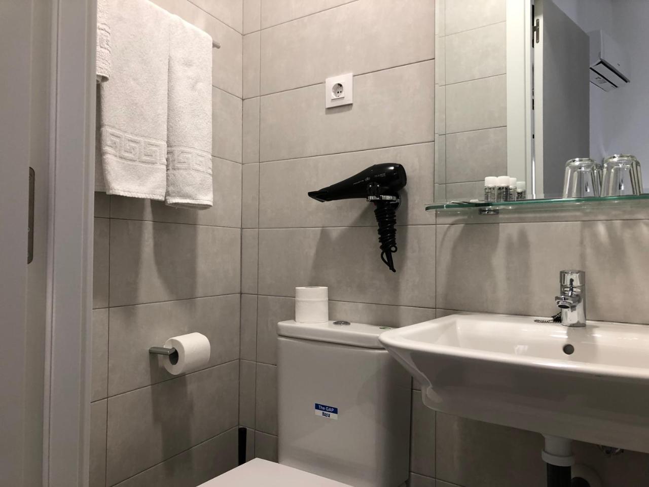Hostal Rias Bajas Madrid Ngoại thất bức ảnh