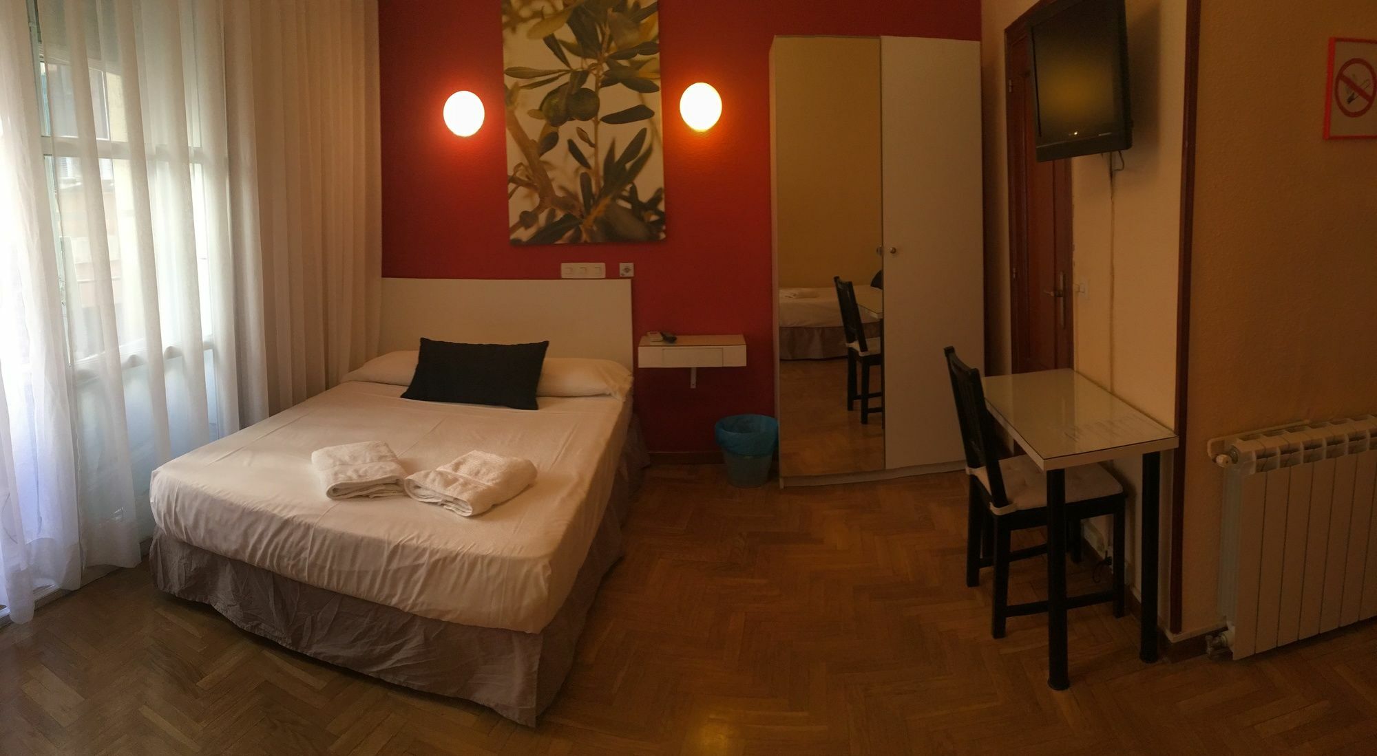 Hostal Rias Bajas Madrid Ngoại thất bức ảnh