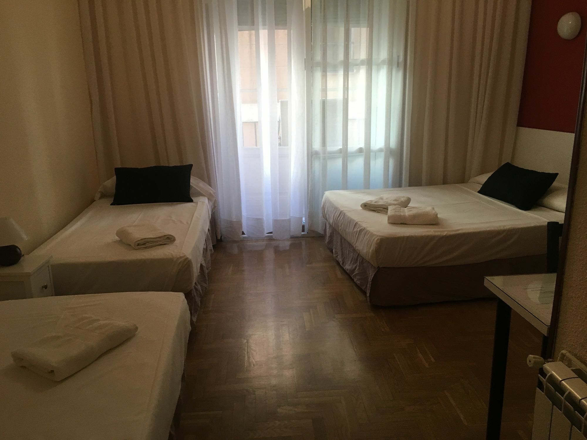 Hostal Rias Bajas Madrid Ngoại thất bức ảnh